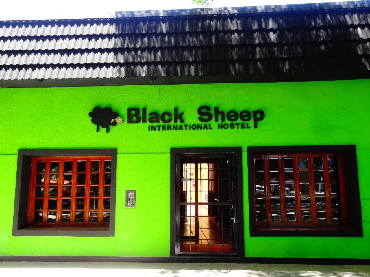 Black Sheep International Hostel Mendoza Eksteriør bilde